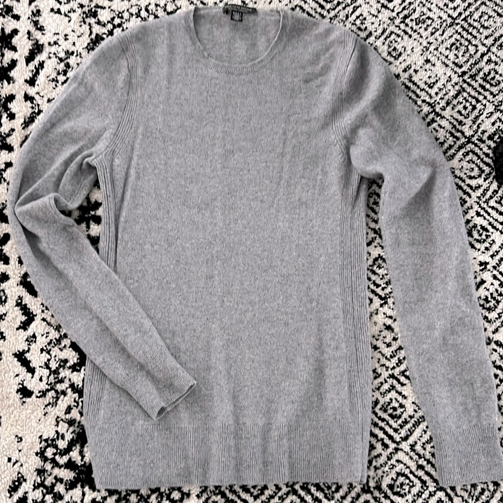 Womens Saks 5th 100% cashmere sweater